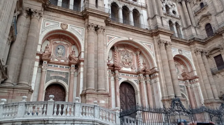 Fachada principal de la Catedral de Málaga