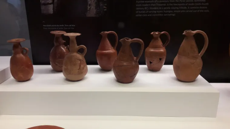 Jarros de boca de seta y trilobulada 130714