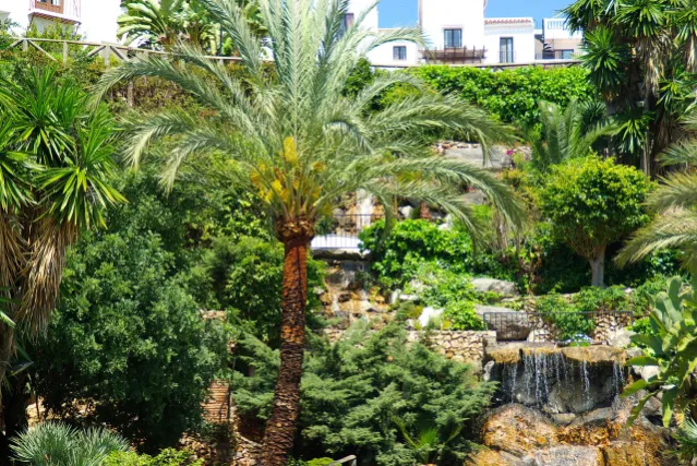 ® NERJA PLAYA BURRIANA URB.CAPISTRANO PLAYA - panoramio - Concepcion AMAT ORTA… (1)