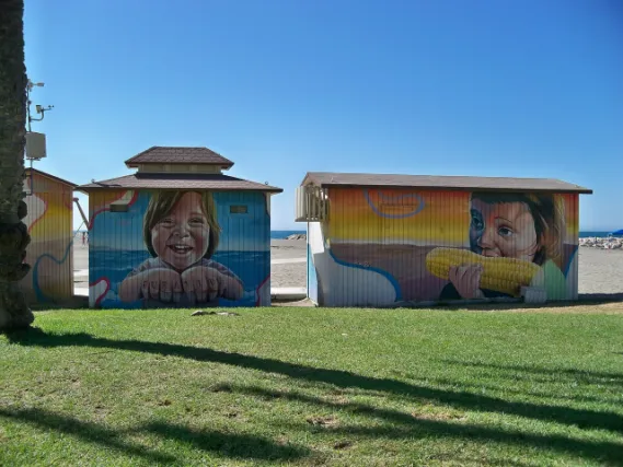 Graffitis on toilet buildings in Pedregalejo Beach 01