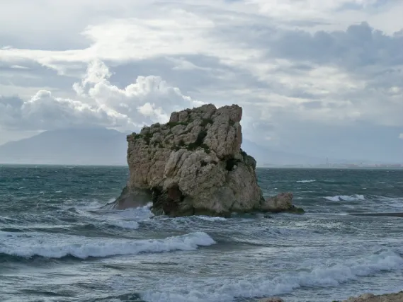 Playa Peñón del Cuervo
