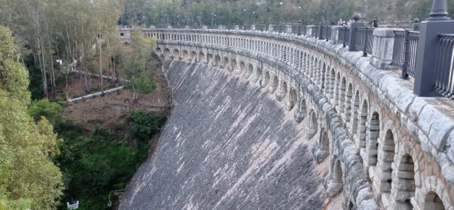 Presa del embalse del Conde de Guadalhorce